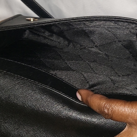 Gorgeous MK BAG WITH WRISTLET - Picture 12 of 13